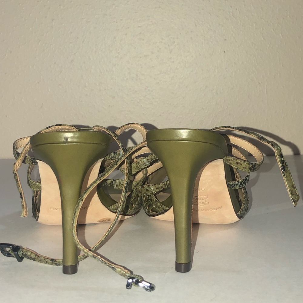 New Antonio Melani Green Snake Sandals Size 9.5 - Picture 6 of 7
